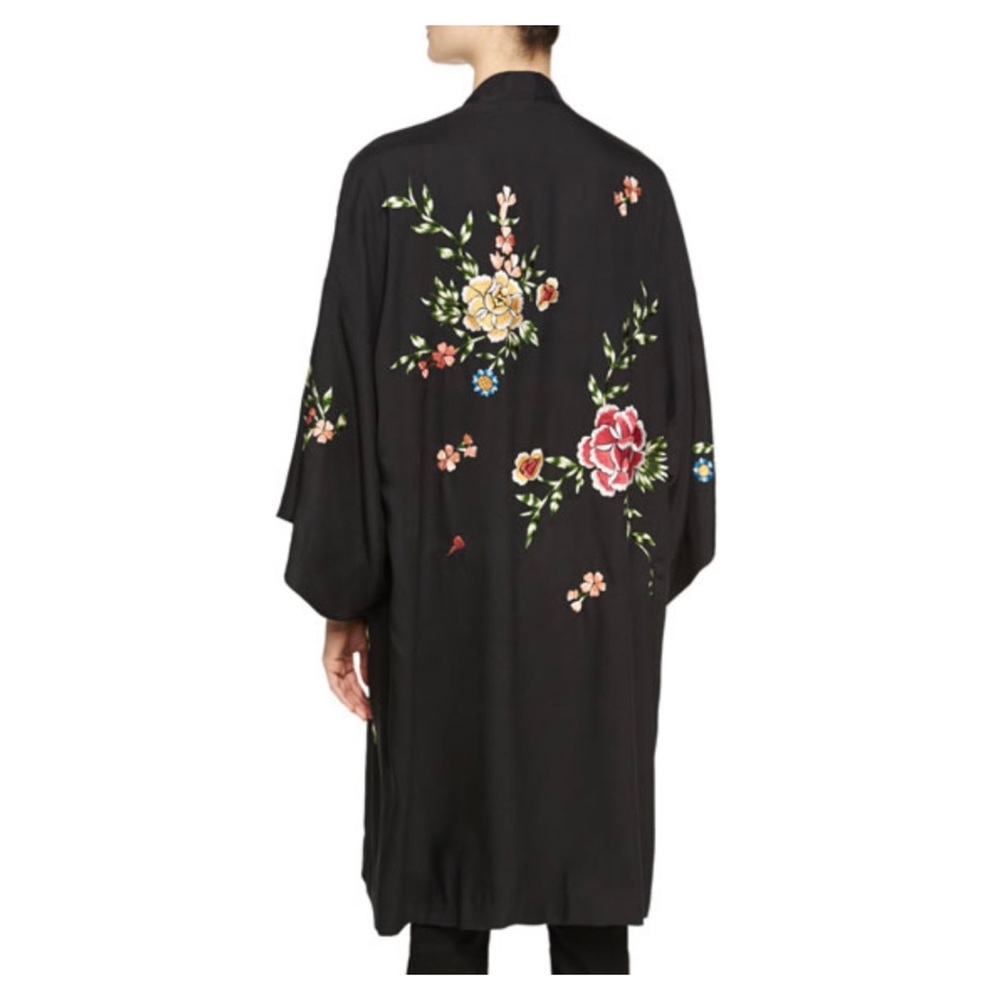 NWOT Alice & Olivia Lupe Embroidered Long Kimono Size M/L - Picture 2 of 12